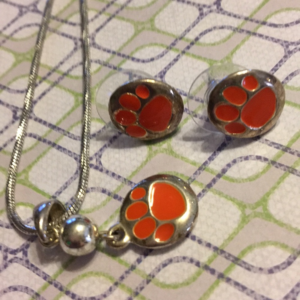 Cookie Lee paw print necklace and earrings set